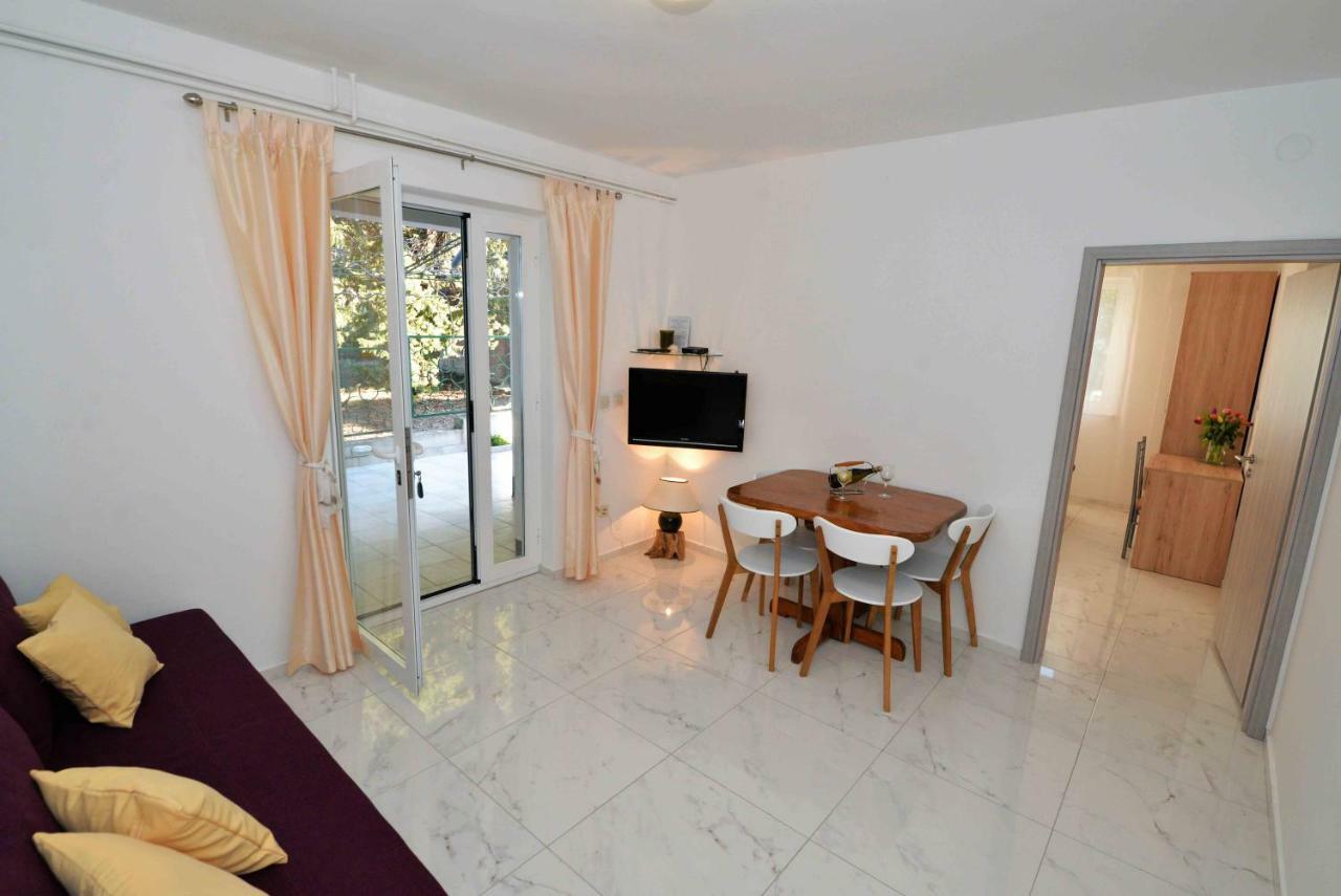 Apartmani Dora Murter Exterior photo